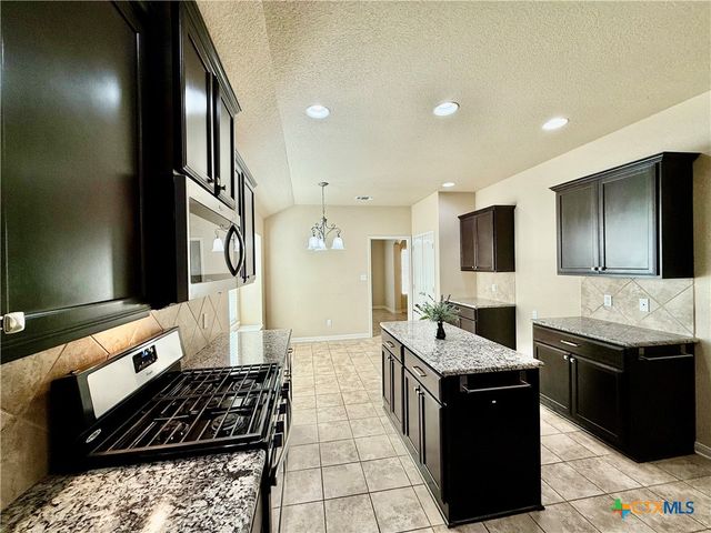 237 Cobble Stone Court, Victoria, TX 77904