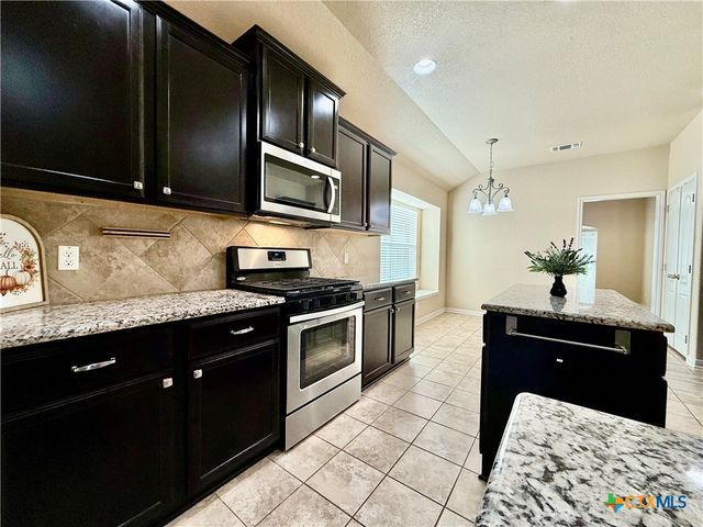 237 Cobble Stone Court, Victoria, TX 77904