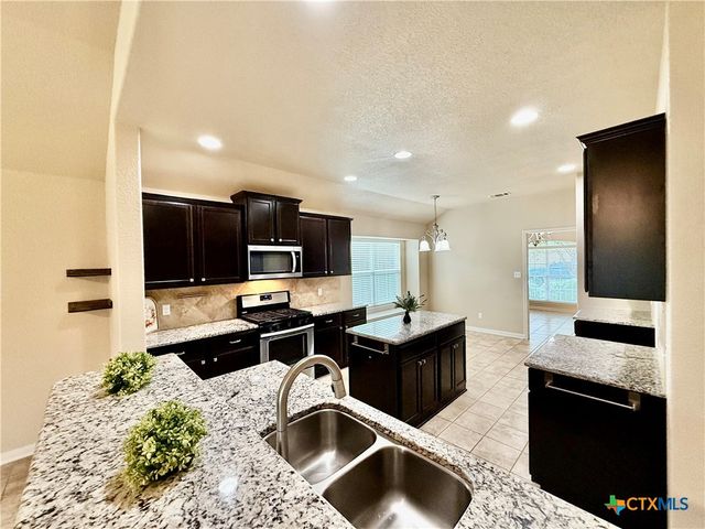 237 Cobble Stone Court, Victoria, TX 77904