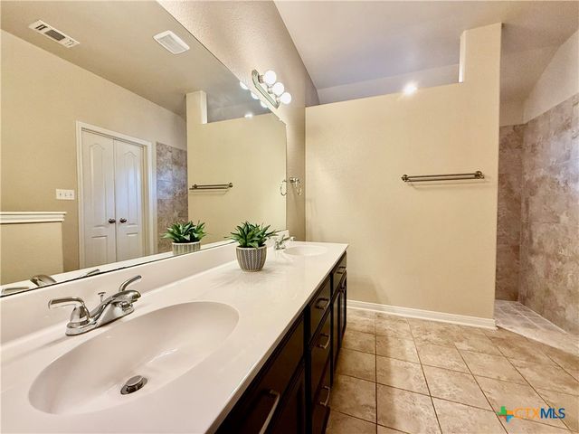 237 Cobble Stone Court, Victoria, TX 77904