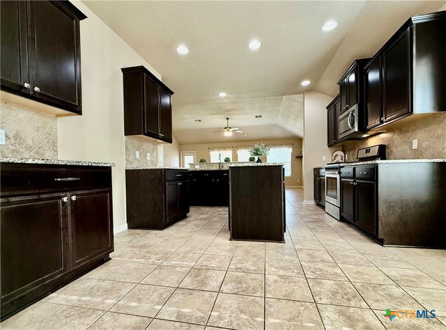 237 Cobble Stone Court, Victoria, TX 77904