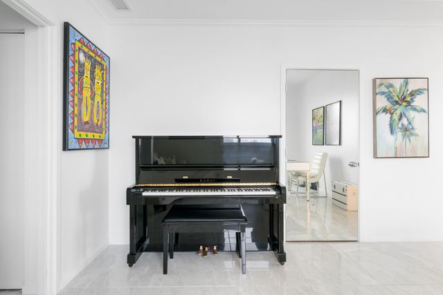 1551 N Flagler Drive L11, West Palm Beach, FL 33401