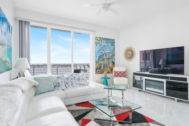 1551 N Flagler Drive L11, West Palm Beach, FL 33401