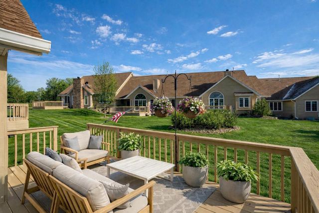 950 Spyglass HILL, Waterford, WI 53185