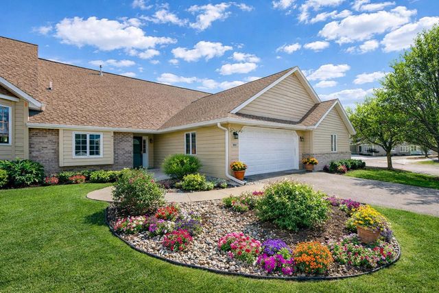 950 Spyglass HILL, Waterford, WI 53185