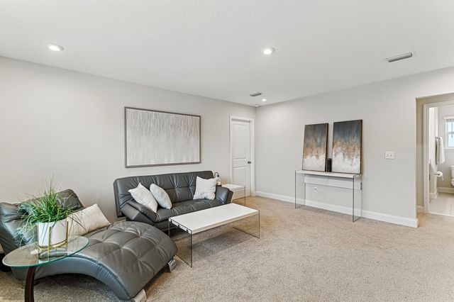 105 Meadow Creek Dr, St Johns, FL 32259