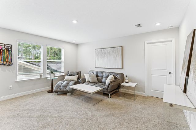 105 Meadow Creek Dr, St Johns, FL 32259