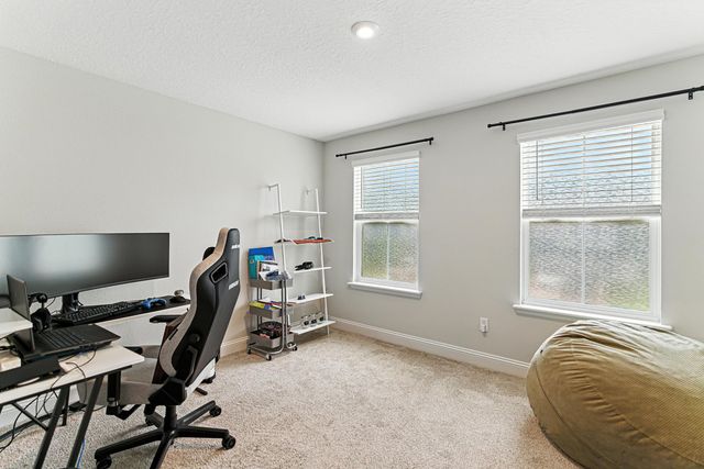 105 Meadow Creek Dr, St Johns, FL 32259