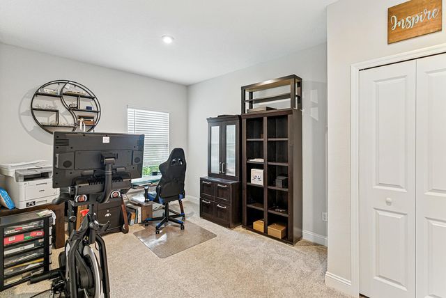 105 Meadow Creek Dr, St Johns, FL 32259