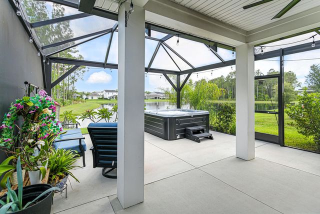 105 Meadow Creek Dr, St Johns, FL 32259