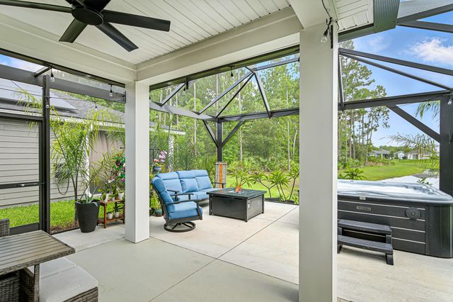 105 Meadow Creek Dr, St Johns, FL 32259