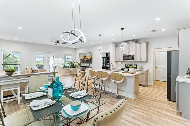 105 Meadow Creek Dr, St Johns, FL 32259