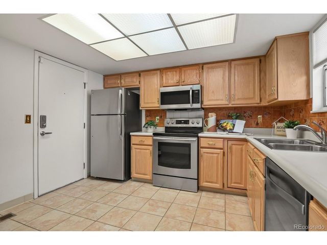 13787 E Marina Dr B, Aurora, CO 80014