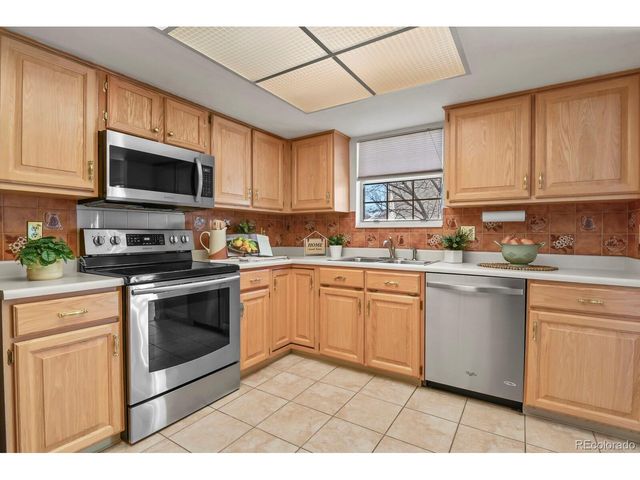 13787 E Marina Dr B, Aurora, CO 80014