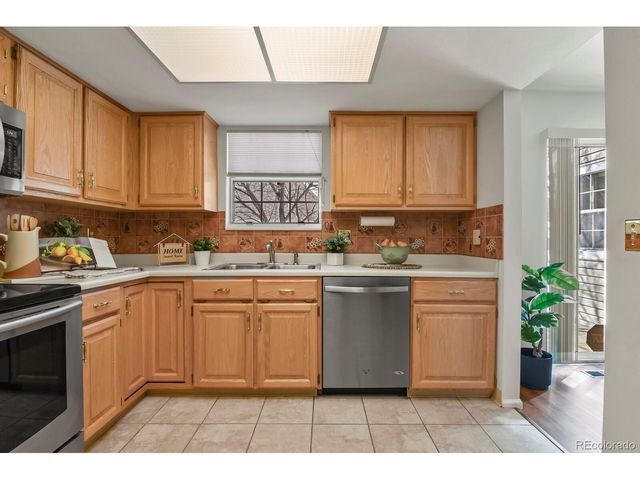 13787 E Marina Dr B, Aurora, CO 80014