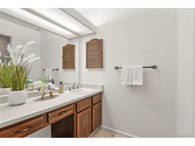 13787 E Marina Dr B, Aurora, CO 80014