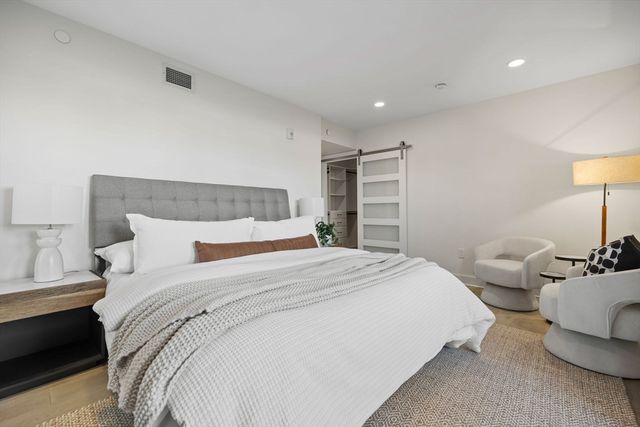 85 Willow Court PH501, Boston, MA 02125