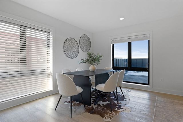 85 Willow Court PH501, Boston, MA 02125