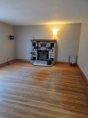 403 Millville Rd, Uxbridge, MA 01569