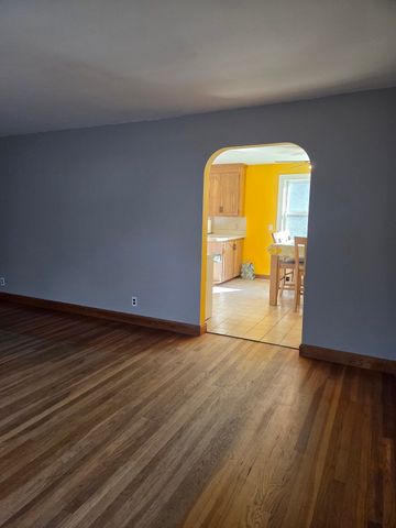 403 Millville Rd, Uxbridge, MA 01569