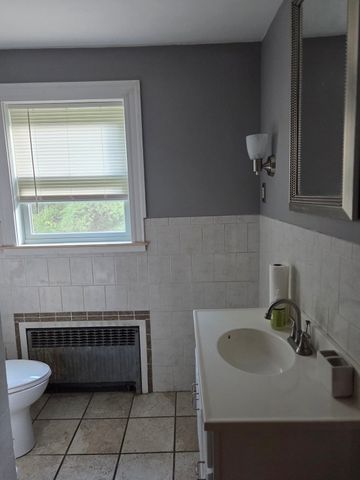 403 Millville Rd, Uxbridge, MA 01569