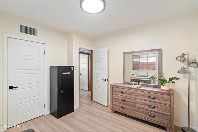 1405 E OSBORN Road, Phoenix, AZ 85014