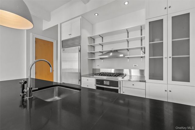 70 Washington Street 8B, Brooklyn, NY 11201