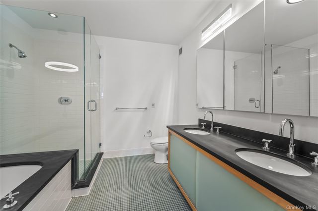 70 Washington Street 8B, Brooklyn, NY 11201