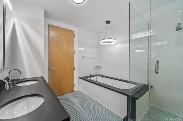 70 Washington Street 8B, Brooklyn, NY 11201