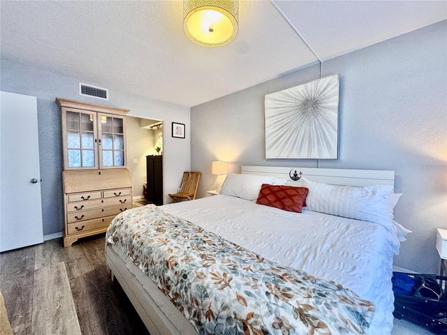 8651 10TH STREET N 130, St Petersburg, FL 33702