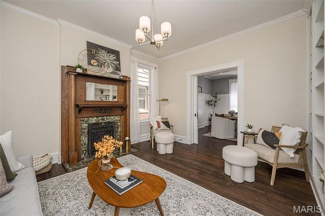 6284 Reber Place, St Louis, MO 63139