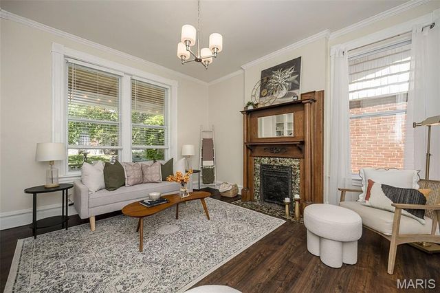 6284 Reber Place, St Louis, MO 63139