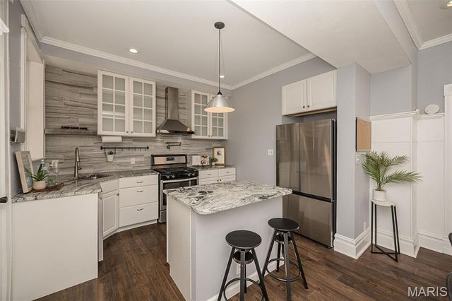 6284 Reber Place, St Louis, MO 63139