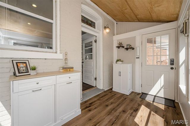 6284 Reber Place, St Louis, MO 63139