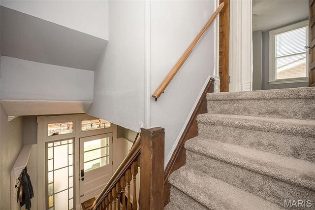 6284 Reber Place, St Louis, MO 63139
