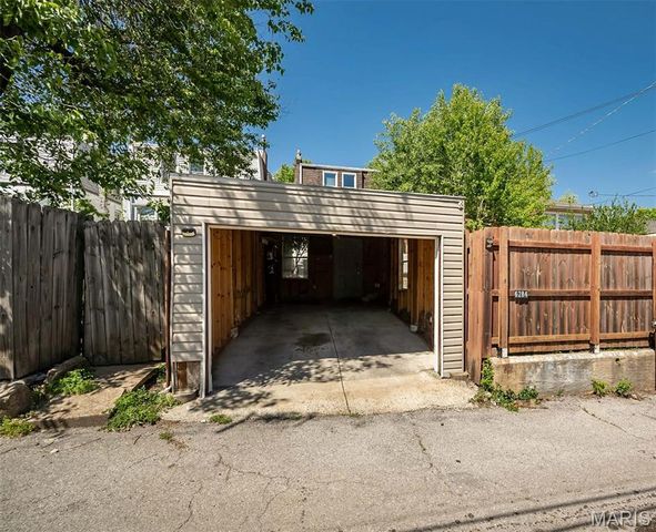 6284 Reber Place, St Louis, MO 63139