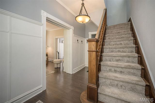 6284 Reber Place, St Louis, MO 63139