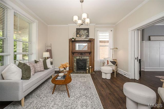 6284 Reber Place, St Louis, MO 63139