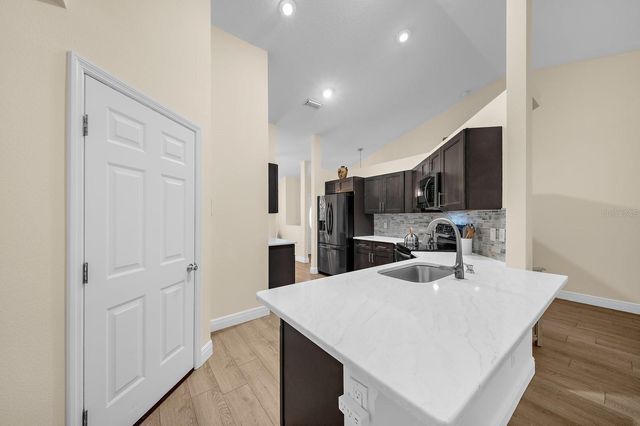 5022 20TH STREET COURT E, Bradenton, FL 34203