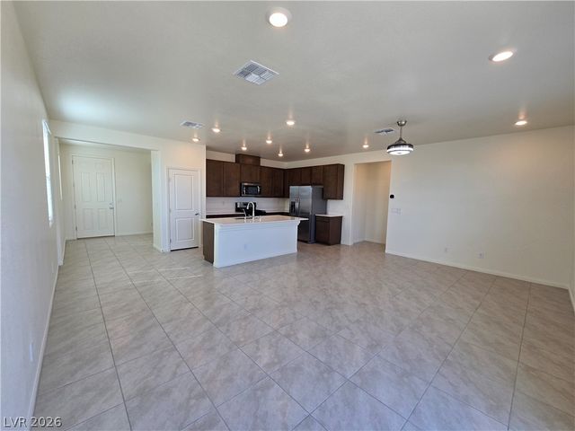 8910 Lucky Crest Street, Las Vegas, NV 89113