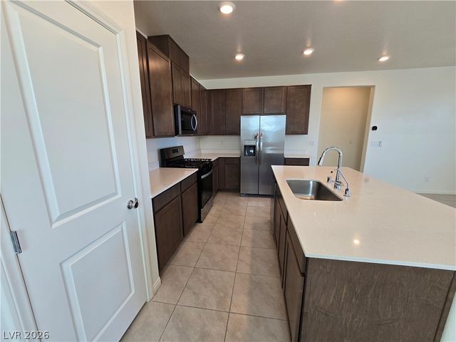 8910 Lucky Crest Street, Las Vegas, NV 89113