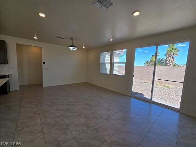 8910 Lucky Crest Street, Las Vegas, NV 89113