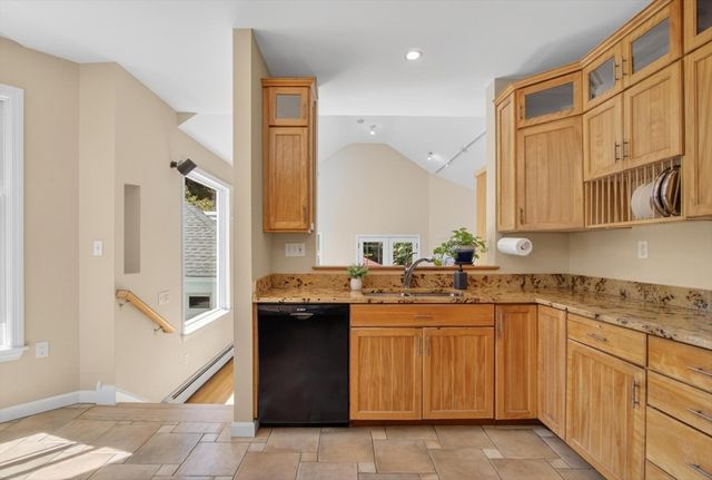 12 Middle St, Lexington, MA 02421