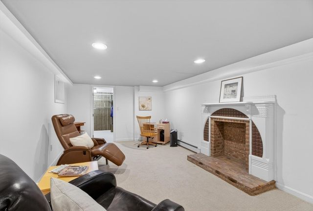 12 Middle St, Lexington, MA 02421
