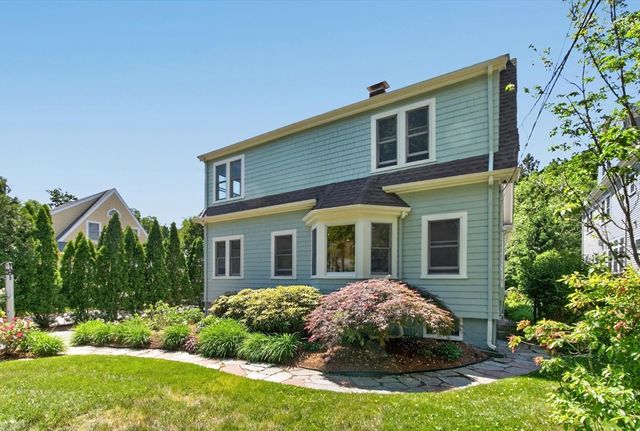 12 Middle St, Lexington, MA 02421