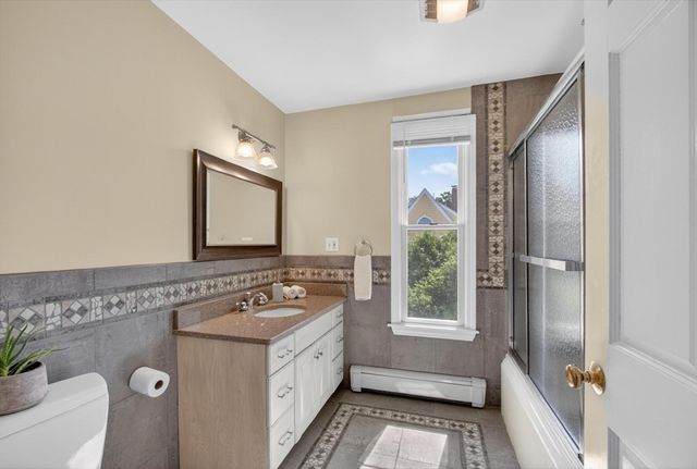 12 Middle St, Lexington, MA 02421