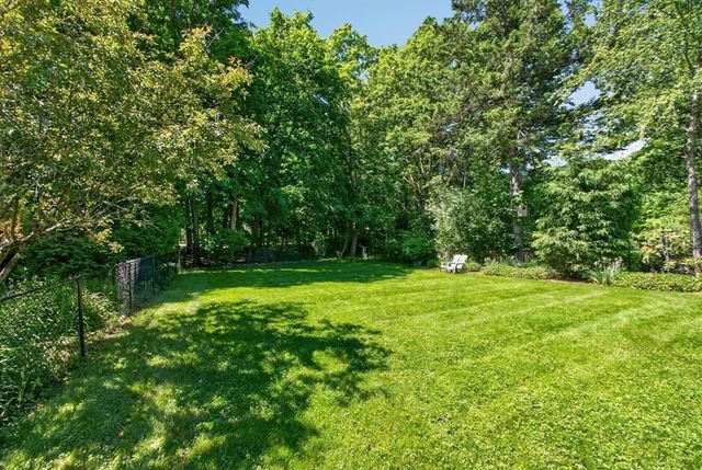 12 Middle St, Lexington, MA 02421