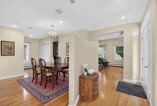 12 Middle St, Lexington, MA 02421