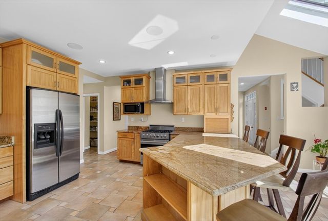 12 Middle St, Lexington, MA 02421