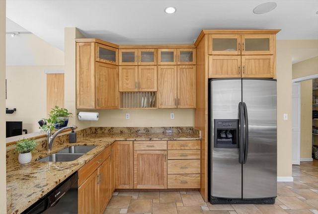 12 Middle St, Lexington, MA 02421